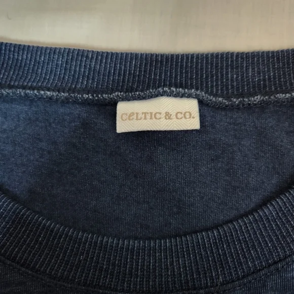 Celtic & Co blue crewneck sweatshirt garment dyed pockets S - Picture 7 of 11